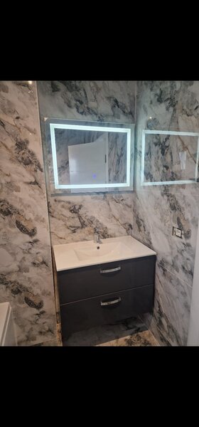 Comuna Berceni, 300 m de primarie si sosea principala, casa.