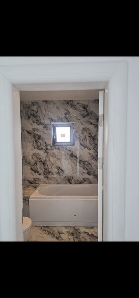 Comuna Berceni, 300 m de primarie si sosea principala, casa.